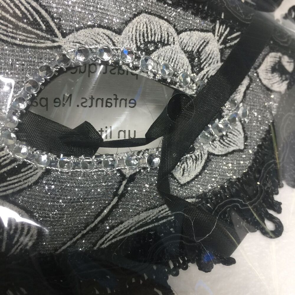 Silver and Black floral lace rhinestone Masquerade Halloween mask costume Mardig